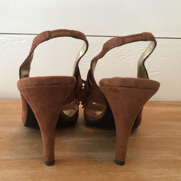 Daisy Fuentes Suede look Slingback Heels - Picture 4 of 4